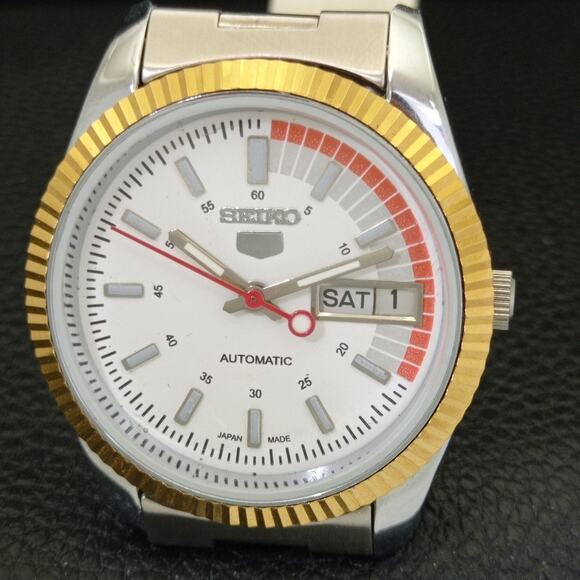 Vintage 1970 Seiko Automatic Mens Silver Watch W/daydate & Glass Back - Picture 3 of 10